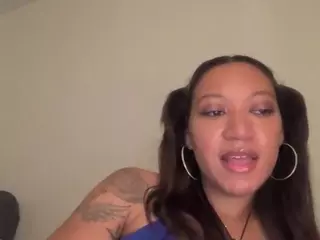 Slimthickxxx's Live Sex Cam Show