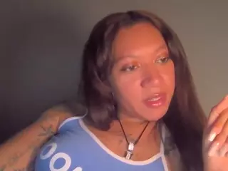Slimthickxxx's Live Sex Cam Show