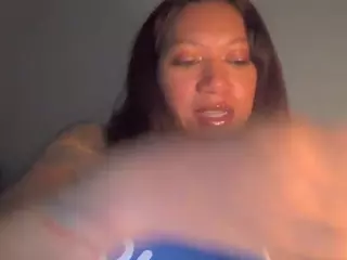 Slimthickxxx's Live Sex Cam Show