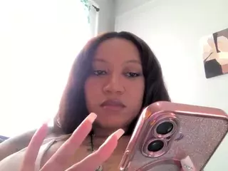 Slimthickxxx's Live Sex Cam Show