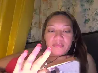 Slimthickxxx's Live Sex Cam Show
