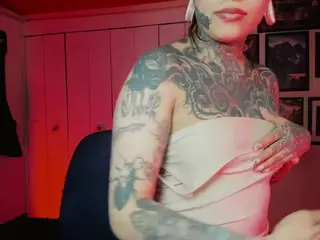 HeraInk's Live Sex Cam Show