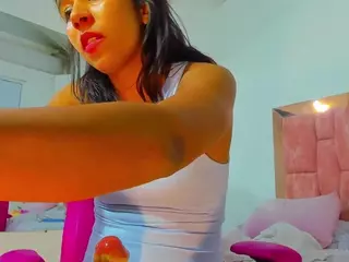 neblinna-mestiza's Live Sex Cam Show