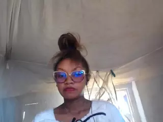 goddessmia777's Live Sex Cam Show