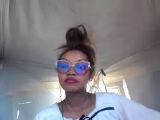 goddessmia777's Live Sex Cam Show