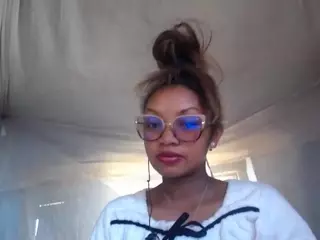 goddessmia777's Live Sex Cam Show