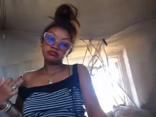 goddessmia777's Live Sex Cam Show