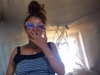goddessmia777's Live Sex Cam Show