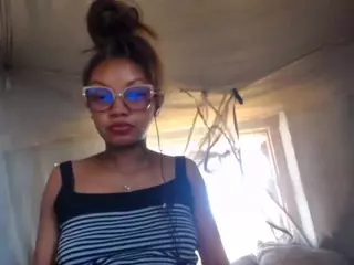 goddessmia777's Live Sex Cam Show