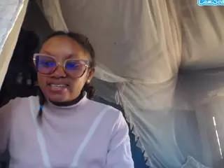 goddessmia777's Live Sex Cam Show