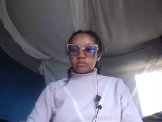 goddessmia777's Live Sex Cam Show