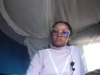 goddessmia777's Live Sex Cam Show