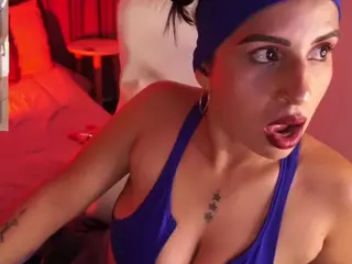 sheyla Hills's Live Sex Cam Show