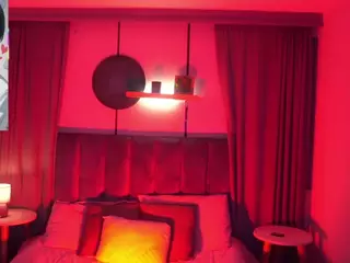 sheyla Hills's Live Sex Cam Show