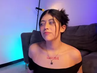corinne-benson's Live Sex Cam Show