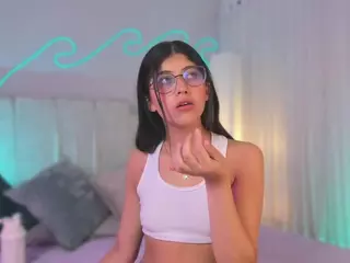corinne-benson's Live Sex Cam Show