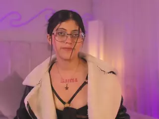corinne-benson's Live Sex Cam Show