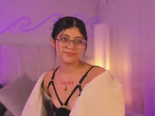 corinne-benson's Live Sex Cam Show