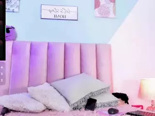 MilliMattell's Live Sex Cam Show