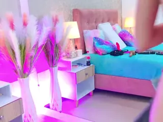 AlliciaKim18's Live Sex Cam Show