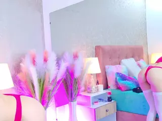 AlliciaKim18's Live Sex Cam Show