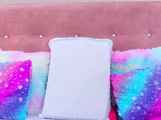 AlliciaKim18's Live Sex Cam Show