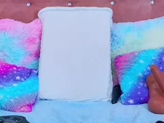 AlliciaKim18's Live Sex Cam Show