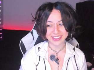 Live cam show with Frida Lassi