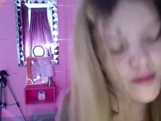 Carly-09's Live Sex Cam Show