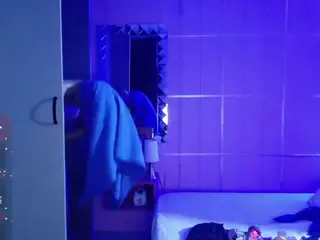 Carly-09's Live Sex Cam Show