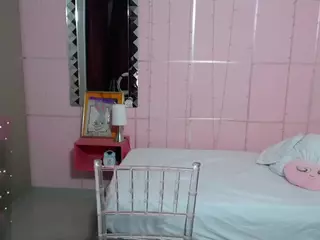 Carly-09's Live Sex Cam Show