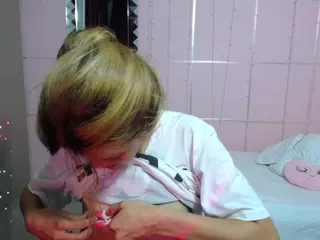 Carly-09's Live Sex Cam Show