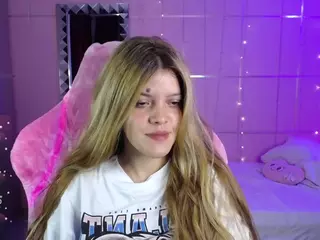 Carly-09's Live Sex Cam Show