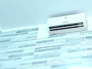 alana-roos's Live Sex Cam Show