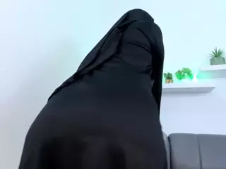 Isa-perez's Live Sex Cam Show