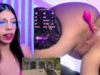 Luna's Live Sex Cam Show