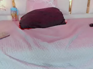 IvannaBellini01's Live Sex Cam Show