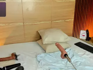 iris-violeta's Live Sex Cam Show