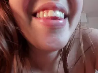 Lyssa-Muller's Live Sex Cam Show