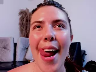 Lyssa-Muller's Live Sex Cam Show