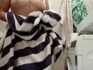 ROXOLANAASEXY's Live Sex Cam Show