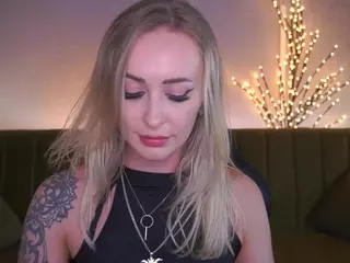 CandyGraces's Live Sex Cam Show