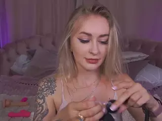 CandyGraces's Live Sex Cam Show