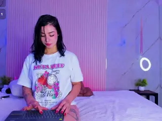 Nathassa-Grant's Live Sex Cam Show
