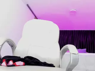 nathaliie-cruz's Live Sex Cam Show