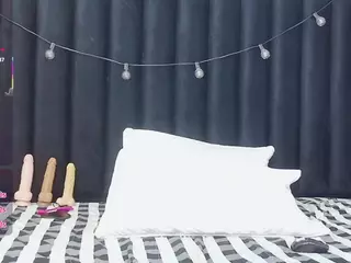petitelittleebony's Live Sex Cam Show