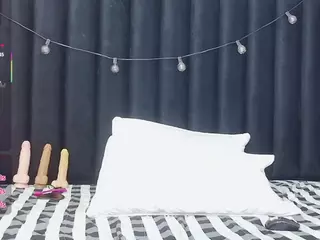 petitelittleebony's Live Sex Cam Show