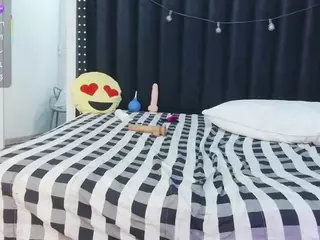 petitelittleebony's Live Sex Cam Show