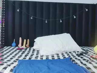 petitelittleebony's Live Sex Cam Show