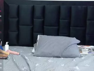 petitelittleebony's Live Sex Cam Show